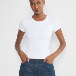 Aritzia Babaton White Contour Crew T-Shirt